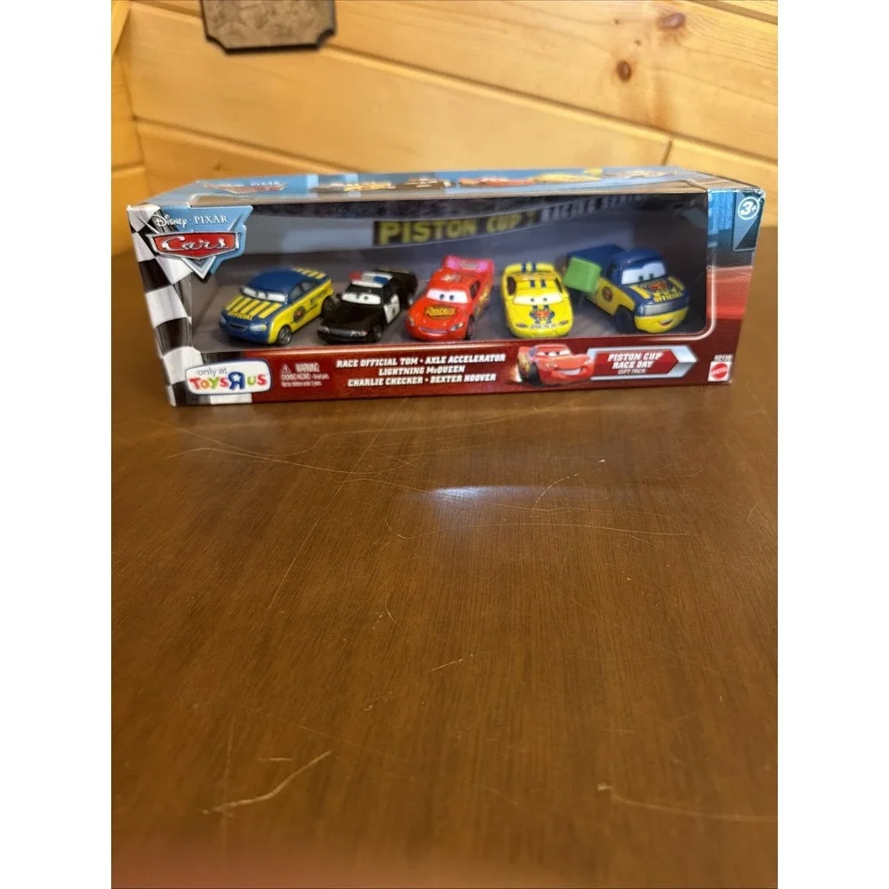Disney Pixar Cars Piston Cup Race Day 5 Pack Green Flag FINAL LAP VERY RARE